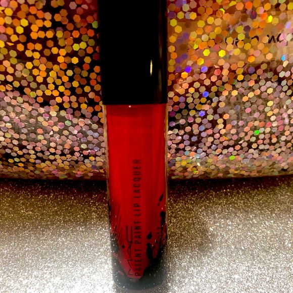 BNIB! MAC Patent Paint Lip lacquer Latex Love 592 - Picture 1 of 6